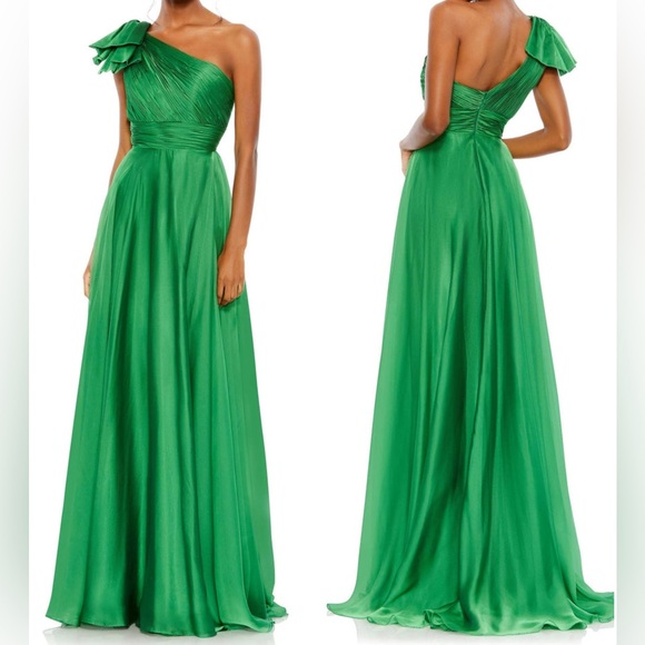 Mac Duggal Dresses & Skirts - Mac Duggal Chiffon Pleated Asymmetrical Neck Shoulder Bow Gown